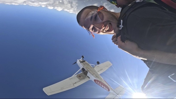 skydiving.jpg